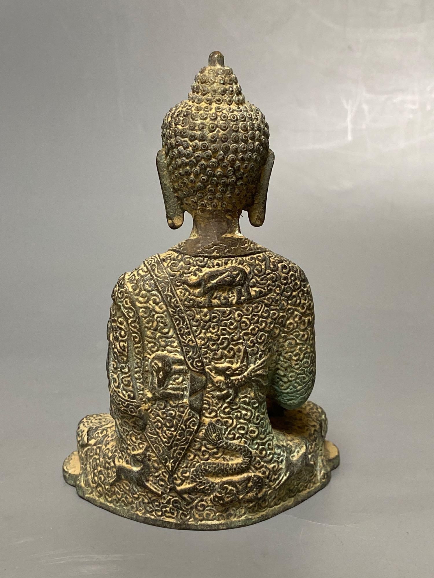 A South East Asia bronze of Buddha, 16cm